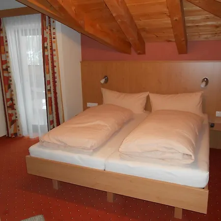 Appartement Beim Brunnen 10 *